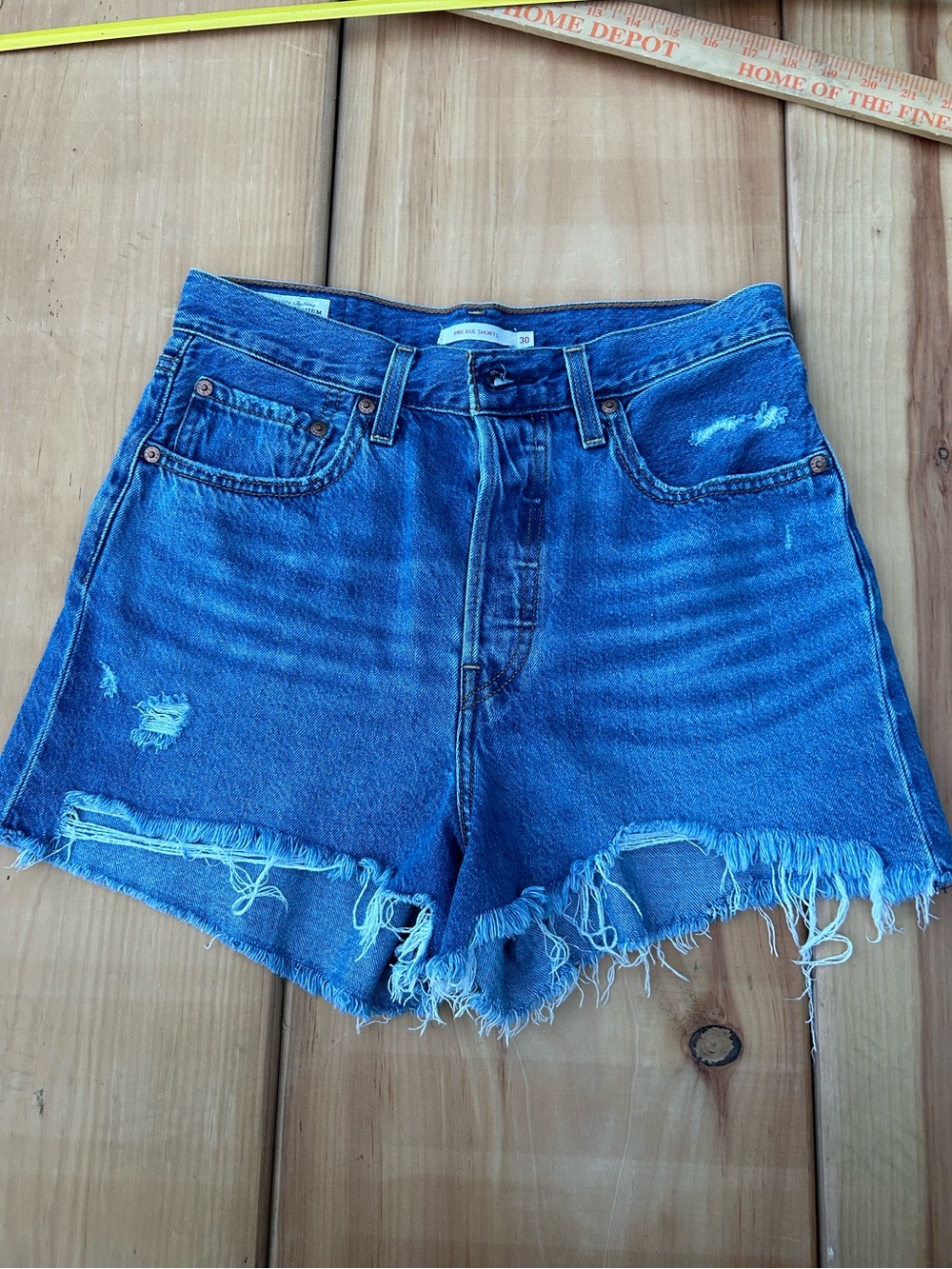 Women’s Levi Premium Ribcage Denim Medium Wash Button Fly Cut Off Shorts size 30